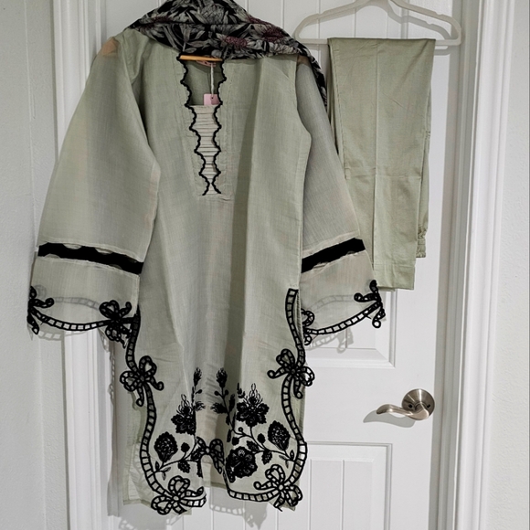 NWT Cotton Silk Kurta Tunic Pakistani Desi Indian‎ Outfit Set 3 pieces - Picture 1 of 8